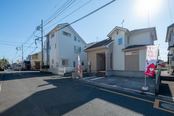 【住協のリフォーム物件】入間市野田　中古戸建 前面道路含む現地写真