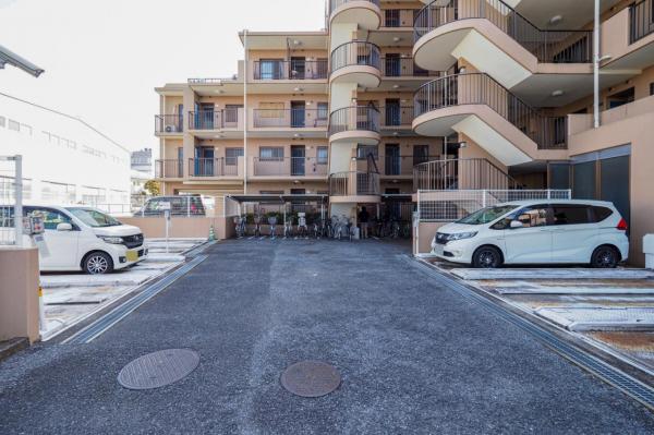 ダイアパレス坂戸　2階 敷地内駐車場