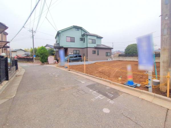 朝霞市宮戸3丁目　新築一戸建て 前面道路含む現地写真