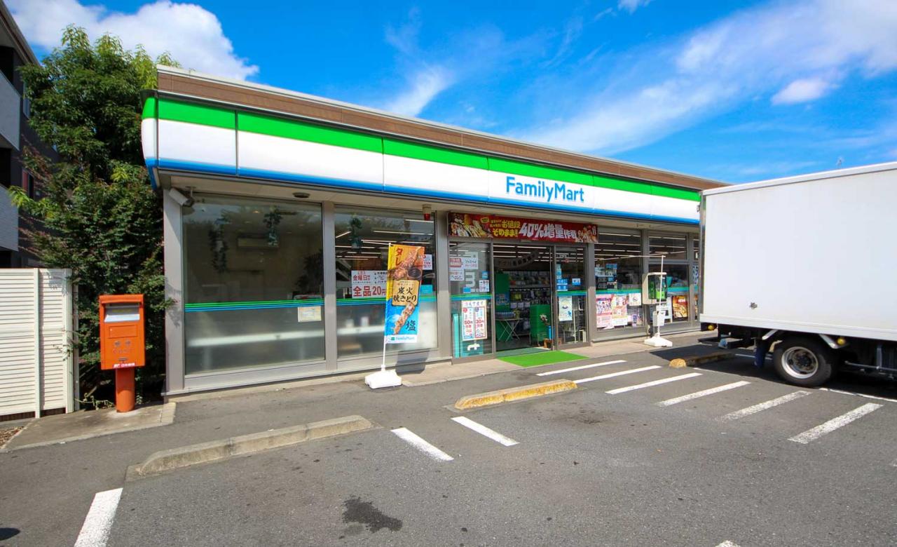 ファミリーマート 青梅河辺町六丁目店