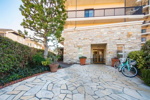 【2026年1月リフォーム完成予定！】ベルシャトウ武蔵藤沢 エントランス（外）