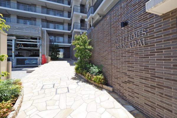 アンビシャス朝霞台　5階 エントランス（外）