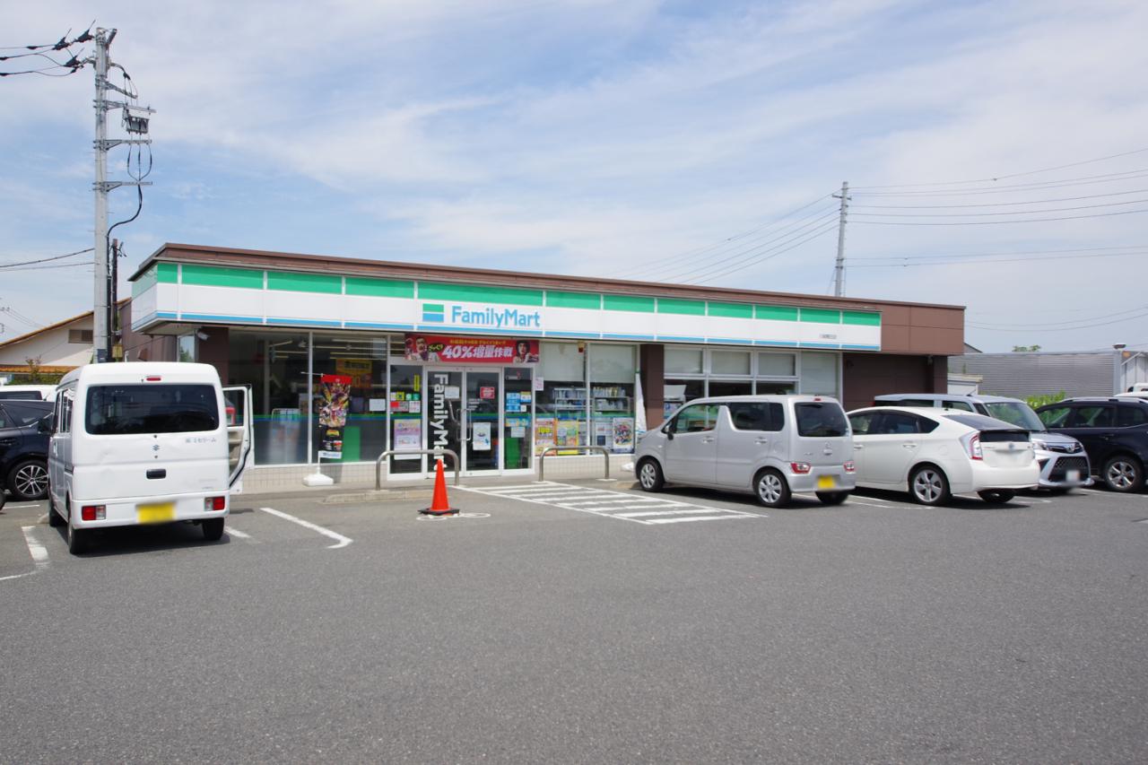 ファミリーマート 川越鴨田店