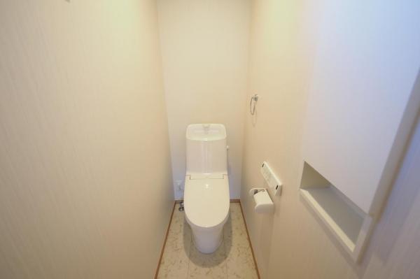 坂戸市西坂戸1丁目　新築一戸建て トイレ