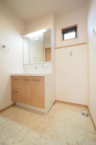 坂戸市西坂戸1丁目　新築一戸建て 洗面化粧台