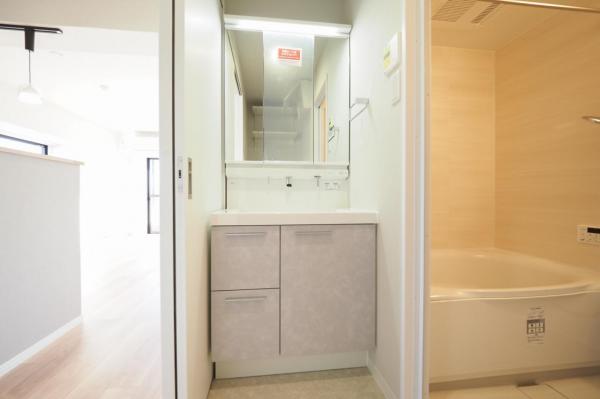 オレンジコート小手指　4階 洗面化粧台