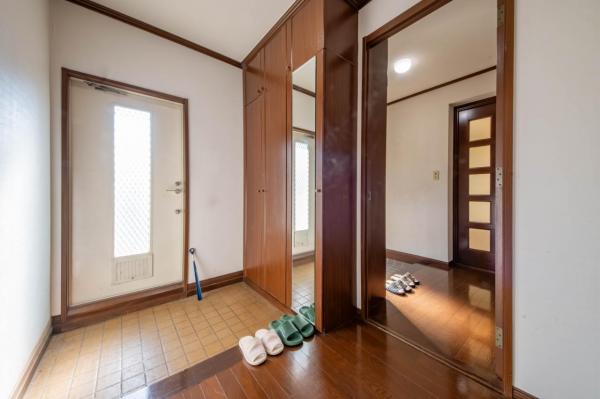 入間市大字仏子　中古一戸建て 玄関