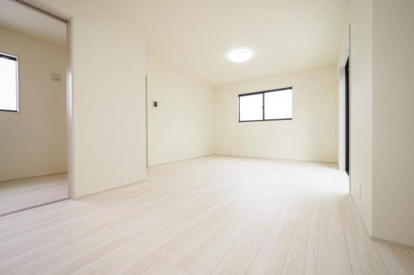 青梅市長淵　新築戸建 リビングダイニング