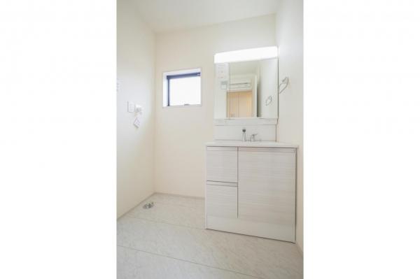 青梅市長淵　新築戸建 洗面化粧台