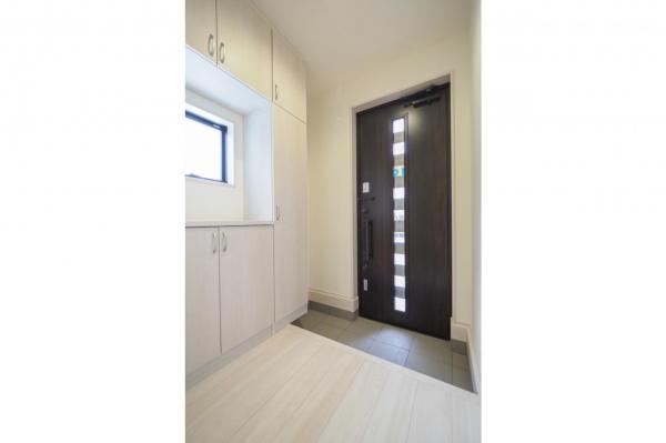 青梅市長淵　新築戸建 玄関