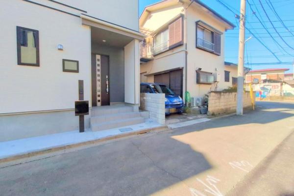 新座市野寺3丁目　新築一戸建て 前面道路含む現地写真