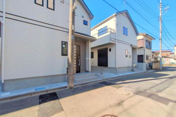 新座市野寺3丁目　新築一戸建て 前面道路含む現地写真