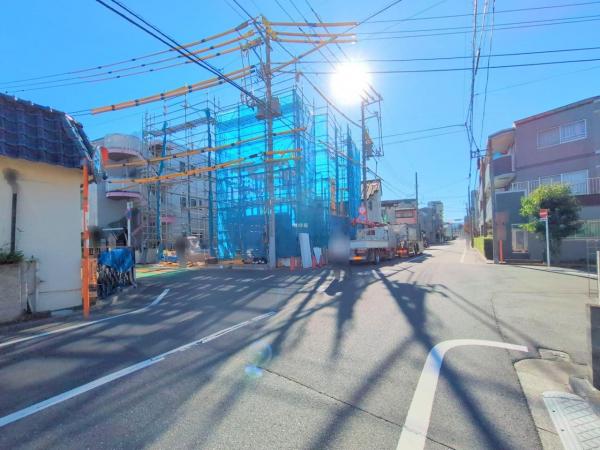 中野区江古田1丁目　新築一戸建て 前面道路含む現地写真