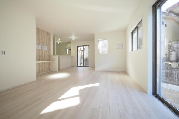 富士見市上沢3丁目　新築一戸建て リビングダイニング