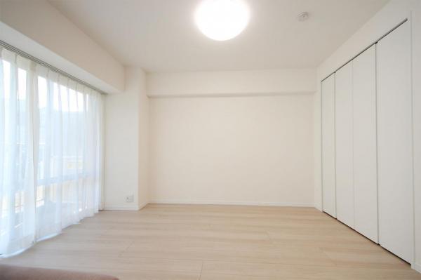 コスモ鶴瀬ステーションスクエア　1階 洋室