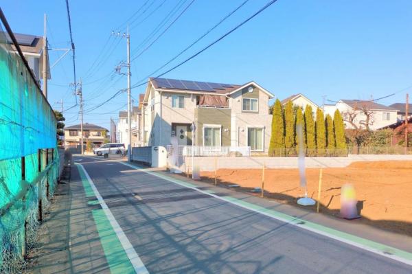 東村山市秋津町3丁目　新築一戸建て 前面道路含む現地写真