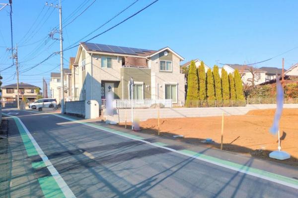 東村山市秋津町3丁目　新築一戸建て 前面道路含む現地写真