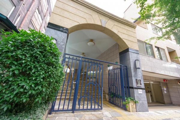 グラーサ中野アルティスト　8階 エントランス（外）