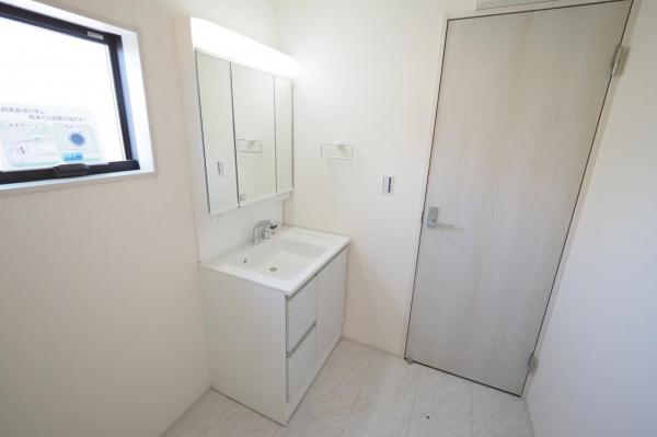 清瀬市中里2丁目　新築一戸建て 脱衣所