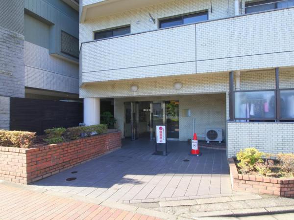 コスモ東長崎　2階 エントランス（外）