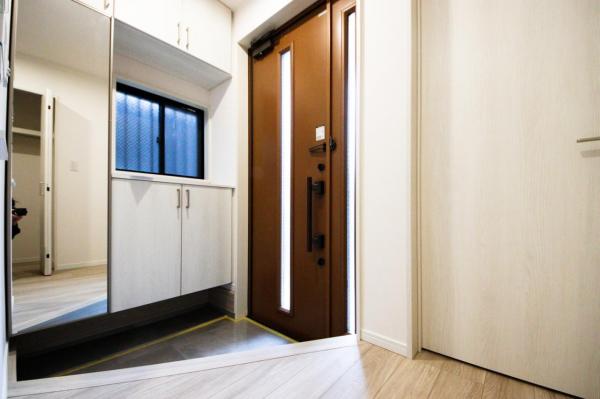 練馬区春日町1丁目　中古一戸建て 玄関