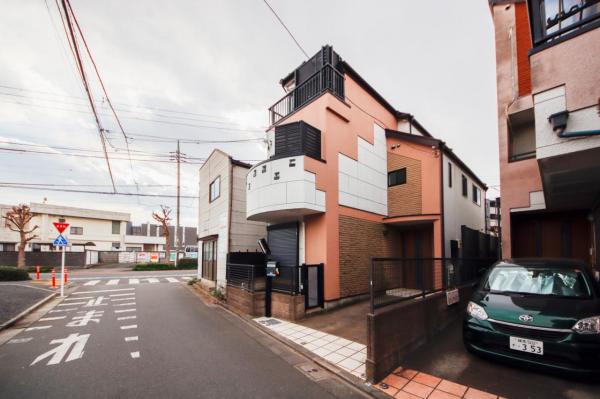 練馬区春日町1丁目　中古一戸建て 前面道路含む現地写真