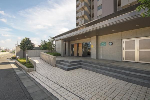 ライフピア小手指　6階 エントランス（外）