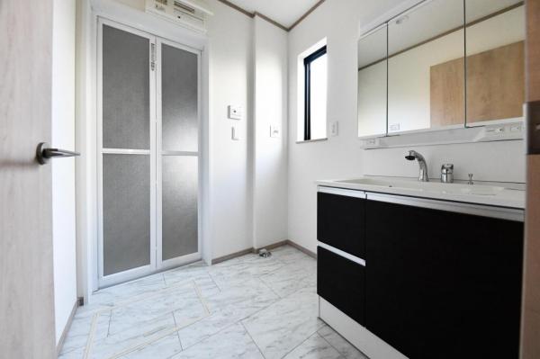 新座市栄3丁目　新築一戸建て 洗面化粧台