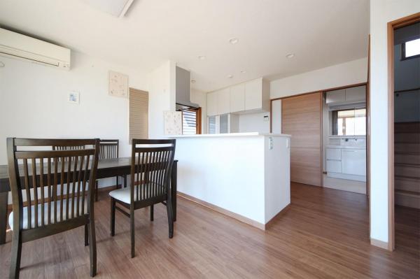 【住協のお預かり物件】滑川町月の輪　中古一戸建て リビングダイニング