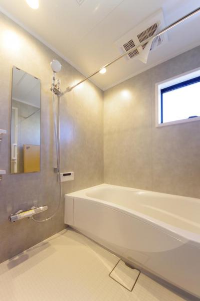 【ガレージハウス／スカイバルコニー】川越市中台2丁目　新築一戸建て 浴室