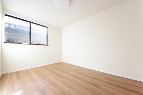 【ガレージハウス／スカイバルコニー】川越市中台2丁目　新築一戸建て 洋室