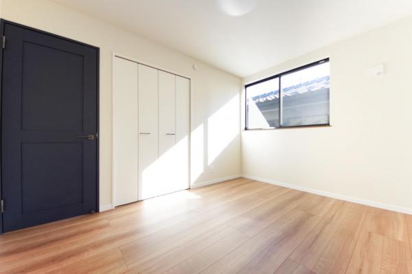 【ガレージハウス／スカイバルコニー】川越市中台2丁目　新築一戸建て 洋室