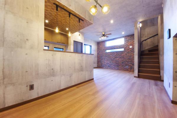 【ガレージハウス／スカイバルコニー】川越市中台2丁目　新築一戸建て リビングダイニング