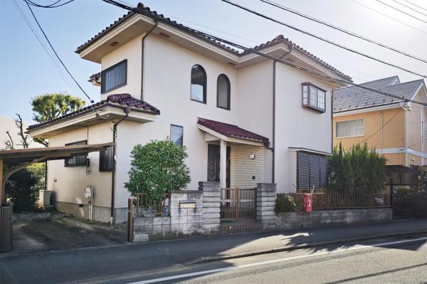 【住協のお預かり物件】鶴ヶ島市五味ケ谷　中古一戸建て 前面道路含む現地写真