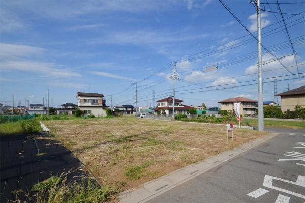 【住協のお預かり物件】坂戸市片柳　土地 前面道路含む現地写真