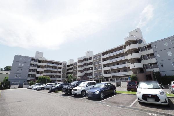 シャレール新座　3階 敷地内駐車場