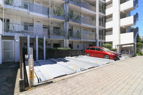 エコヴィレッジ志木　1階 敷地内駐車場