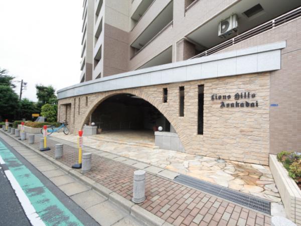 ライオンズヒルズ朝霞台　6階 エントランス（外）