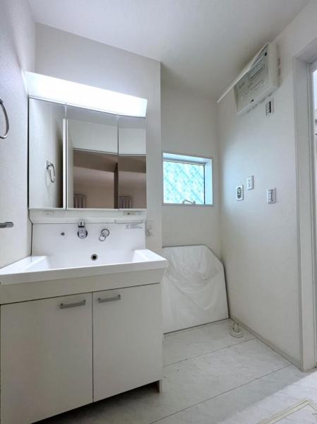 坂戸市鶴舞3丁目　中古一戸建て 洗面化粧台