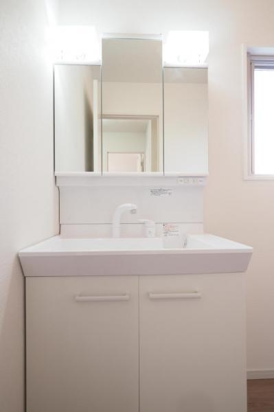 朝霞市田島2丁目　新築一戸建て 前面道路含む現地写真