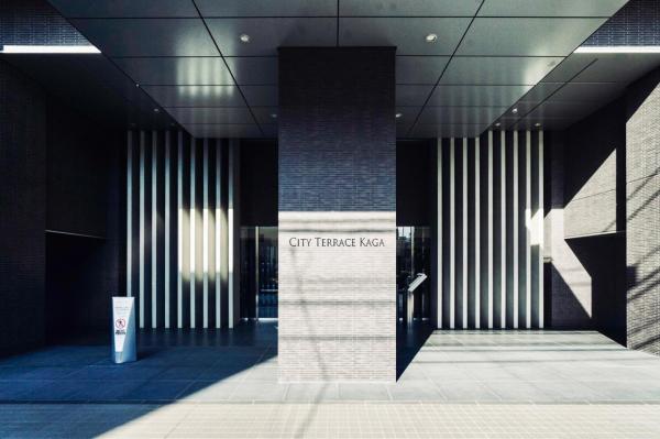 シティテラス加賀　1階 エントランス（外）