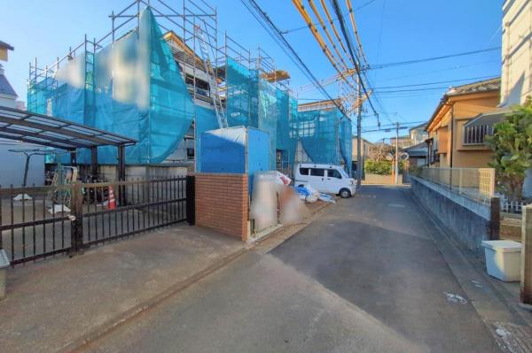 東久留米市浅間町3丁目　新築一戸建て 前面道路含む現地写真