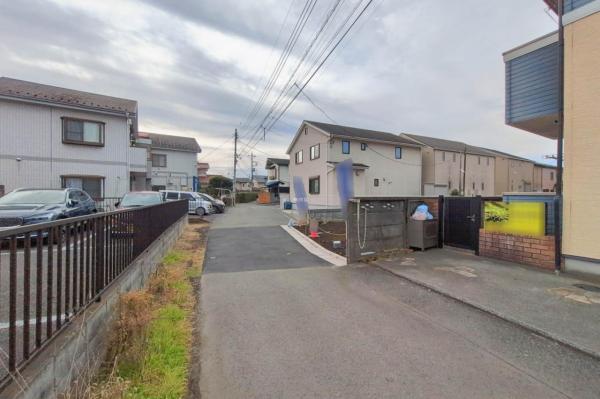 東村山市秋津町5丁目　新築一戸建て 前面道路含む現地写真