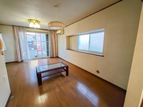 【住協のお預かり物件】鶴ヶ島市下新田　中古戸建 リビングダイニング