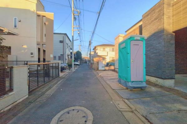 練馬区桜台2丁目　新築一戸建て 前面道路含む現地写真