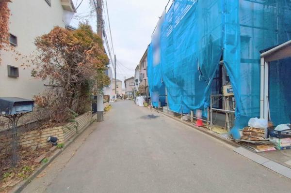 西東京市下保谷3丁目　新築一戸建て 前面道路含む現地写真