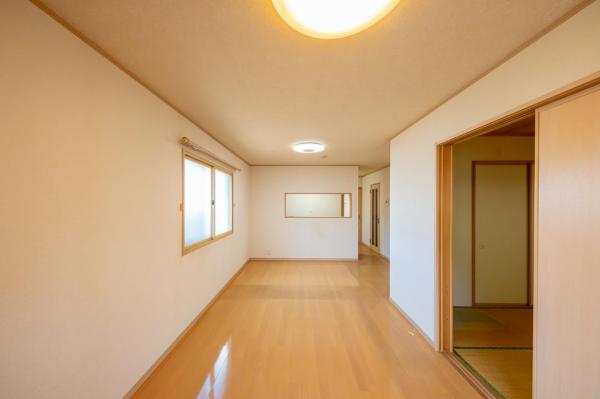 【新登場！】飯能市役所徒歩5分／飯能市双柳　中古戸建 リビングダイニング