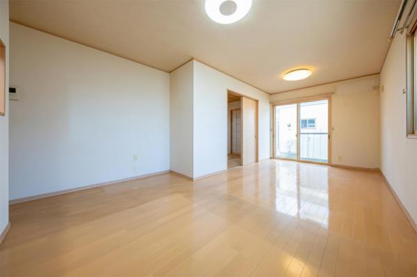 【新登場！】飯能市役所徒歩5分／飯能市双柳　中古戸建 リビングダイニング