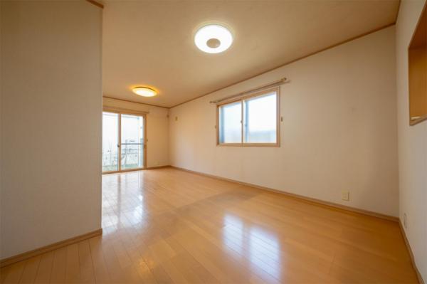 【新登場！】飯能市役所徒歩5分／飯能市双柳　中古戸建 リビングダイニング