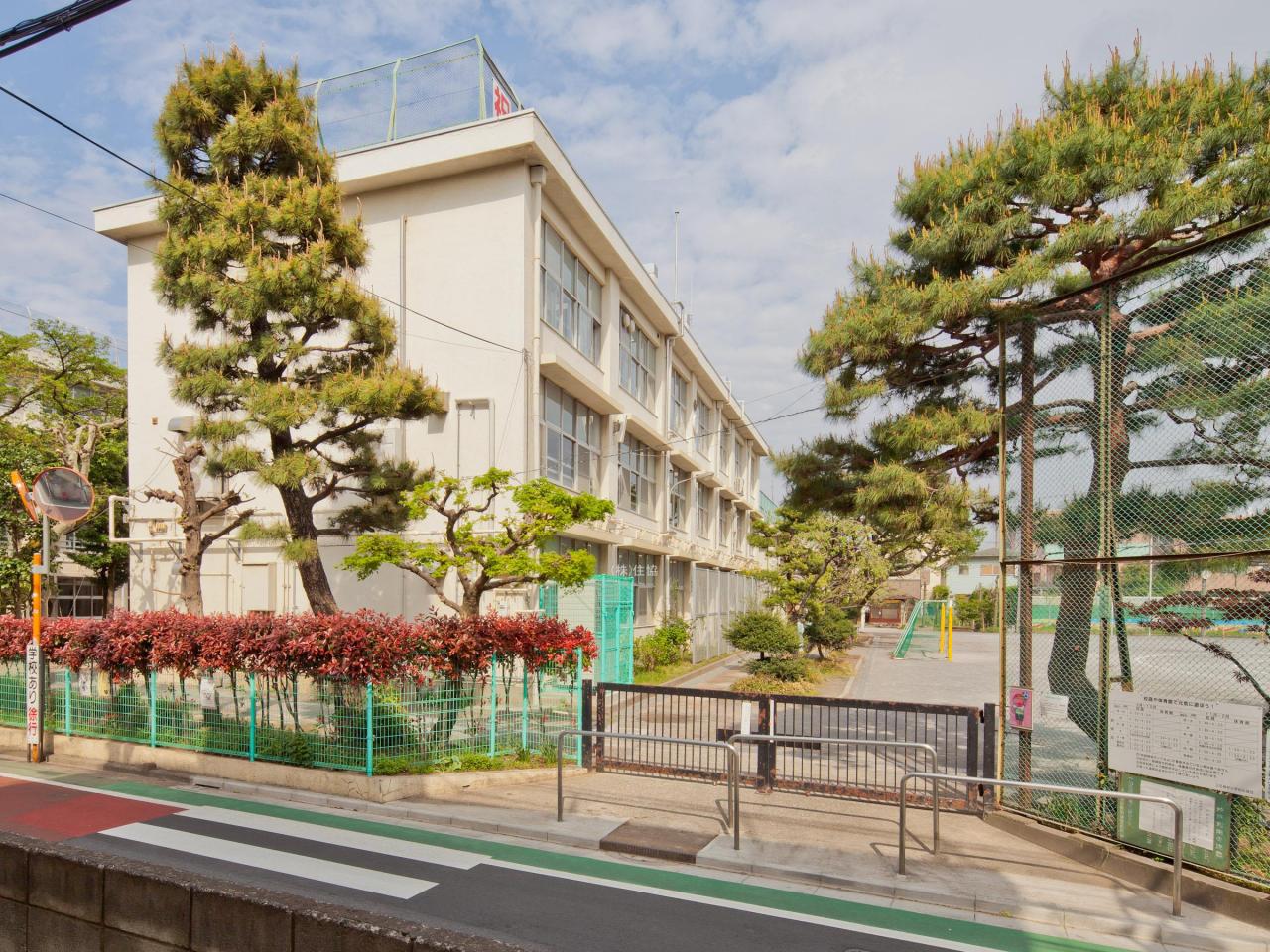 練馬区立上石神井小学校